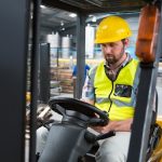 Фронтальный погрузчик YX670HEV: основные преимущества и технические характеристики